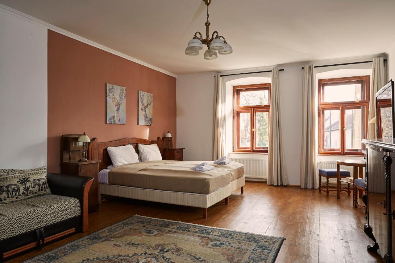Bed and Breakfast Preselo Pinceszet Es Vendeghaz Эрдёбенье Экстерьер фото